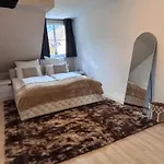 Stilvolle Mit Dom-blick & Balkon Zentral In *