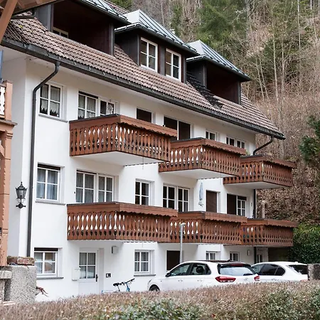 Apartment Stilvolles Mit Balkon, Parkplatz & Top-lage *