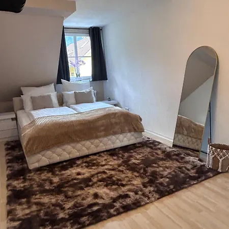 Stilvolle Mit Dom-blick & Balkon Zentral In *