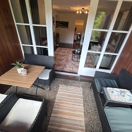 Stilvolle Mit Dom-blick & Balkon Zentral In Apartament