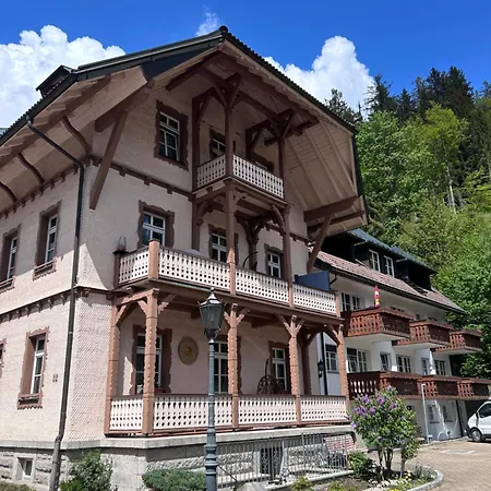 Stilvolle Mit Dom-blick & Balkon Zentral In *